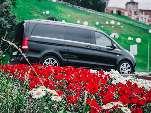 MERCEDES V-CLASS BLACK (6 мест)